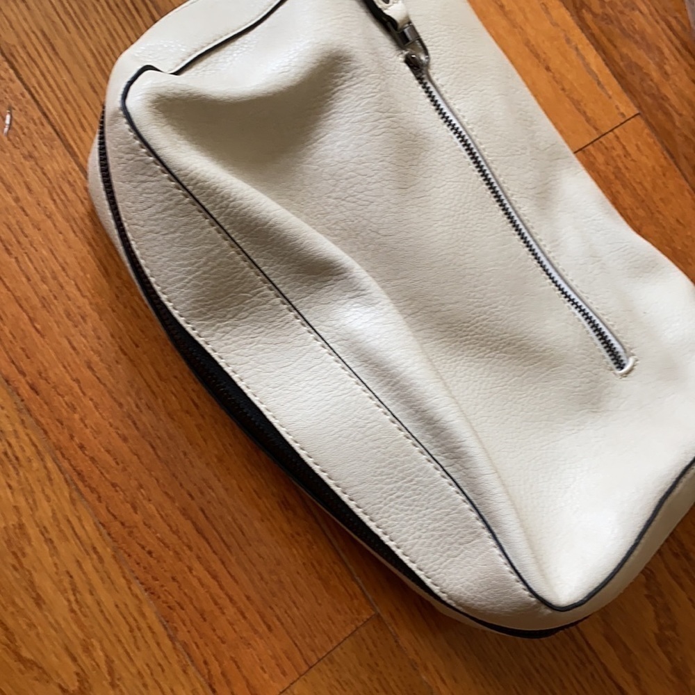 Bn Urban Expressions Purse - Picture 7 of 7